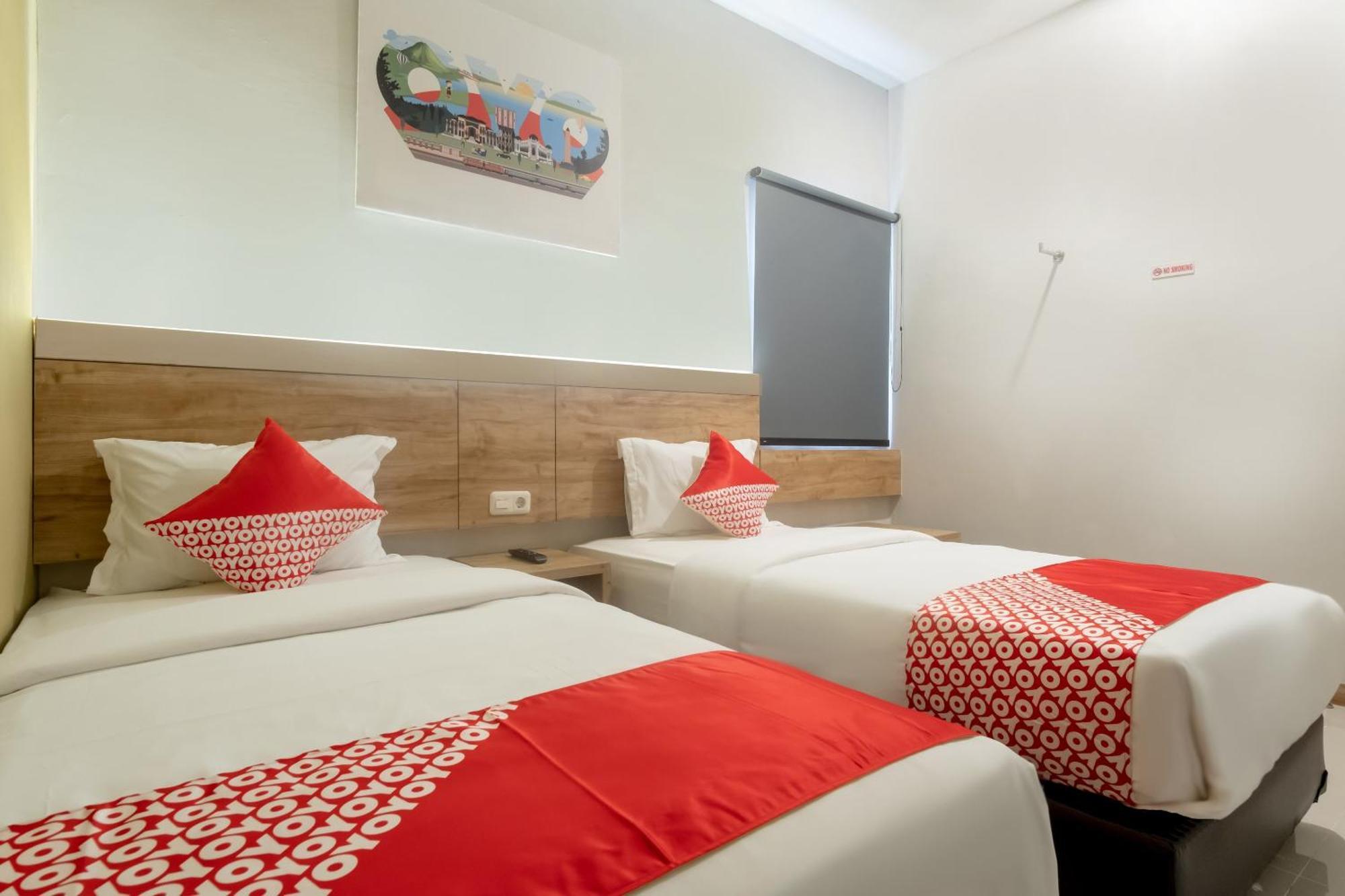 Oyo 3159 Festive Inn Medan Exterior photo